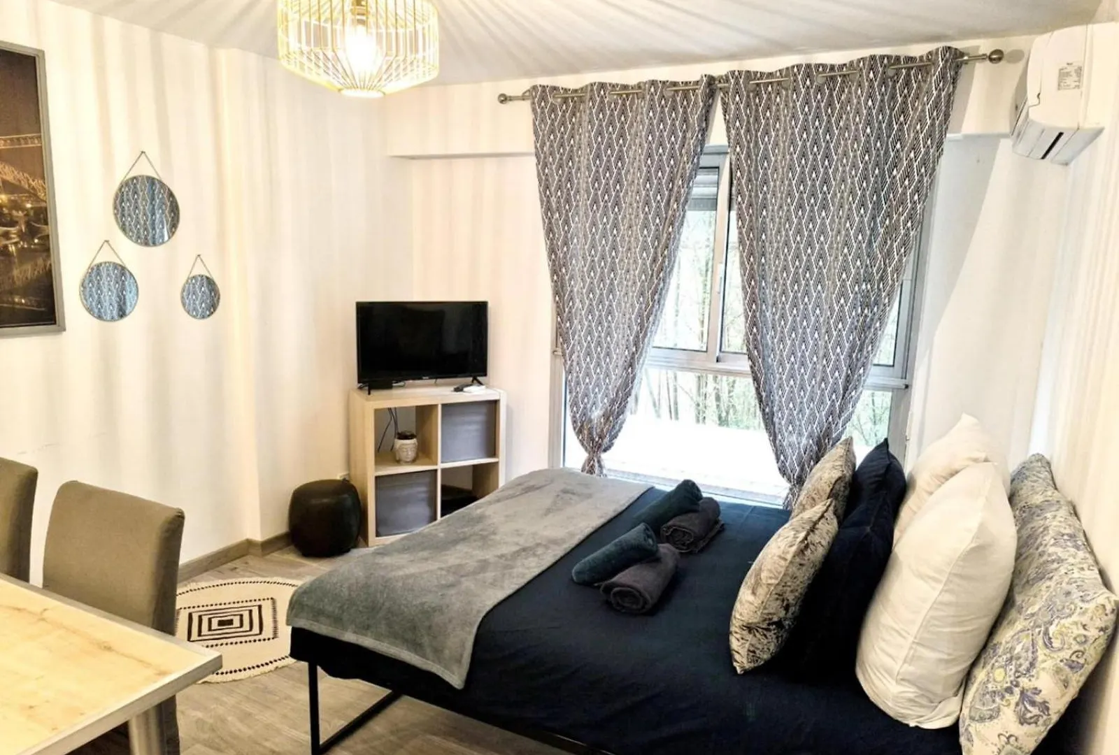 Escapade Cosy Avec Piscine Au Centre-Ville - Ideal Pour Couples Et Professionnels Cannes 0*,  France